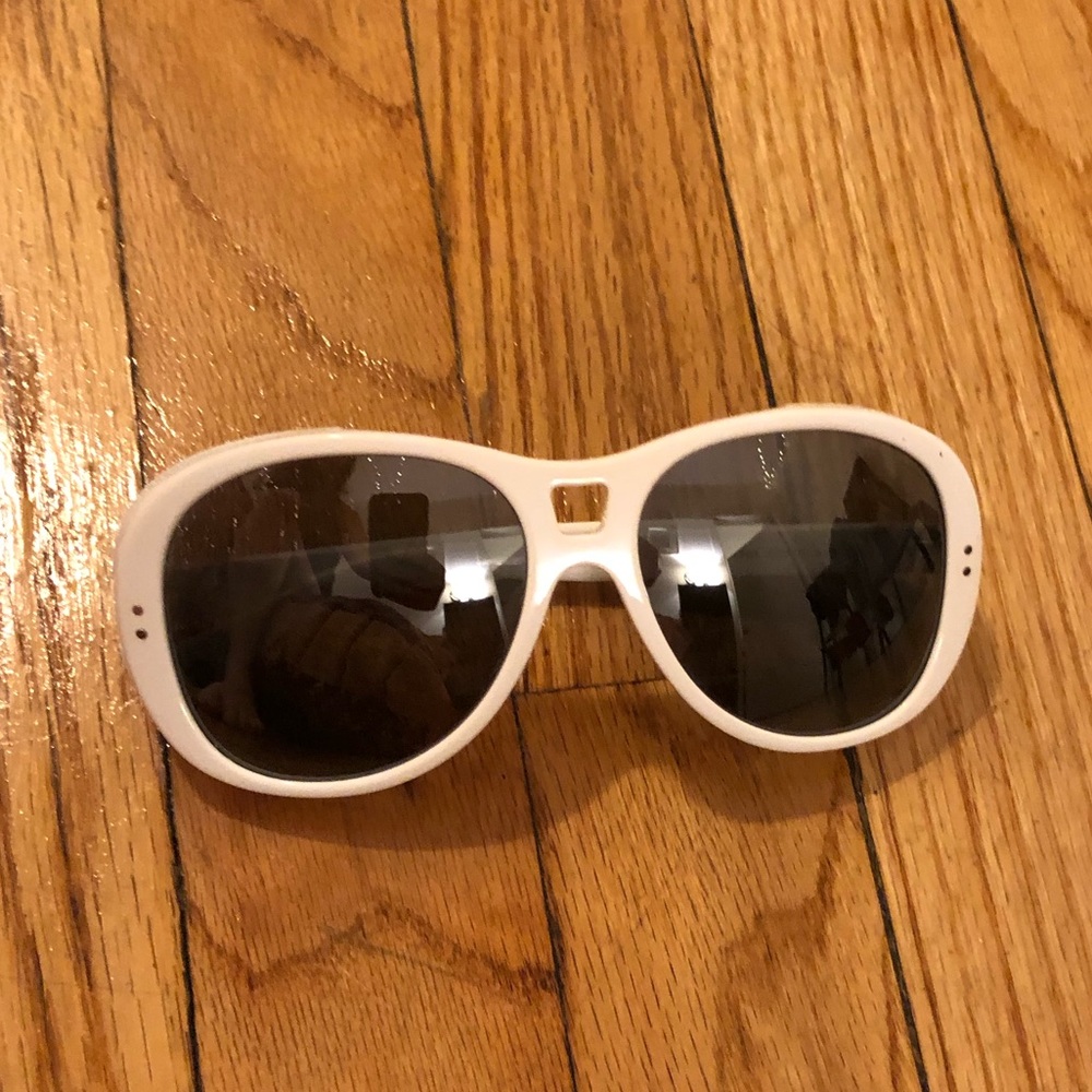 Unisex Moncler White Sunglasses 🕶
